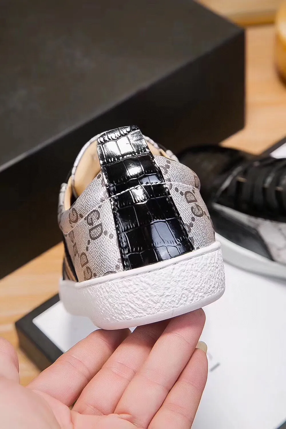 P380 (new style), [GUCCI] Gucci official new men's fashion casual shoes🇨🇳Official website original 1:1 mold opening💯Original quality, fine workmanship🌴High-end atmosphere, casual and fashionable🍒The upper is made of imported Italian cowhide☘Luxurious sheepskin lining🍓Rubber wear-resistant and non-slip outsole, super comfortable to wear, versatile style, worth owning🍉Standard code 38-45